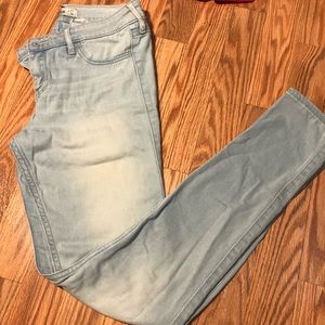 Hollister basic blue light wash low rise jeans